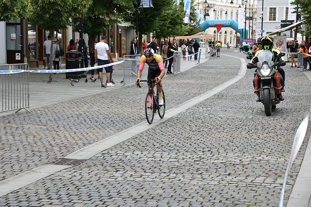 发了广泛关 发了广泛关